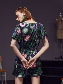 KAYLEIGH PAINE Mono con estampado floral de manga mariposa bajo con fruncido con cinturón - Multicolor - Ver 2