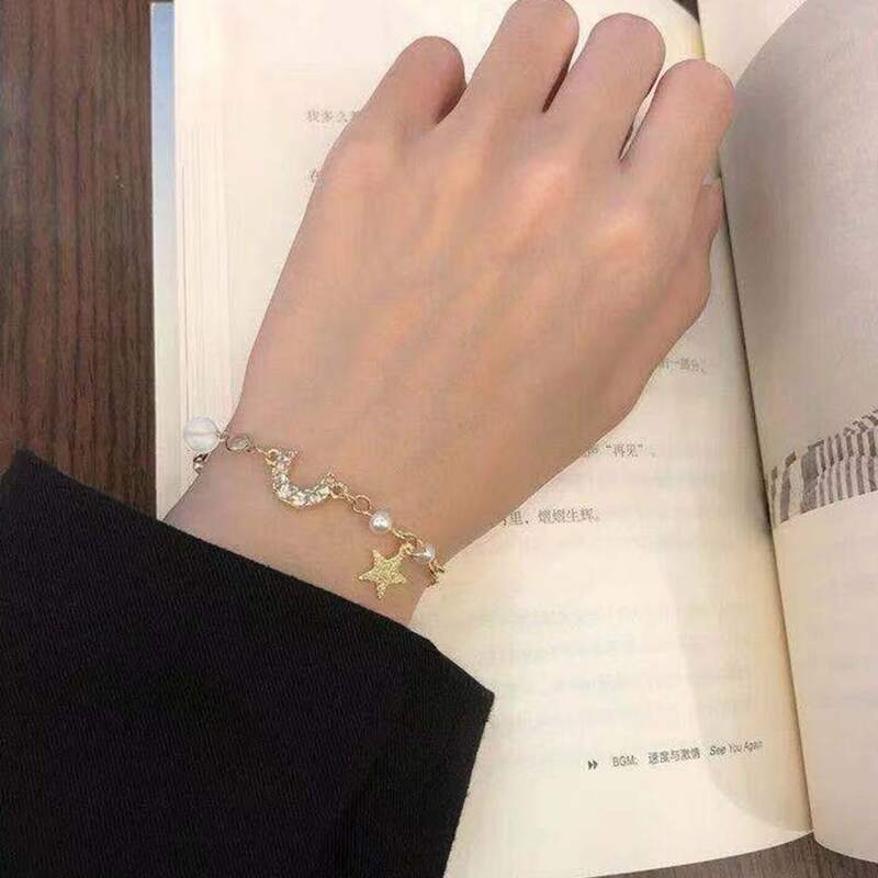 

Moon Decor Chain Bracelet, Gold