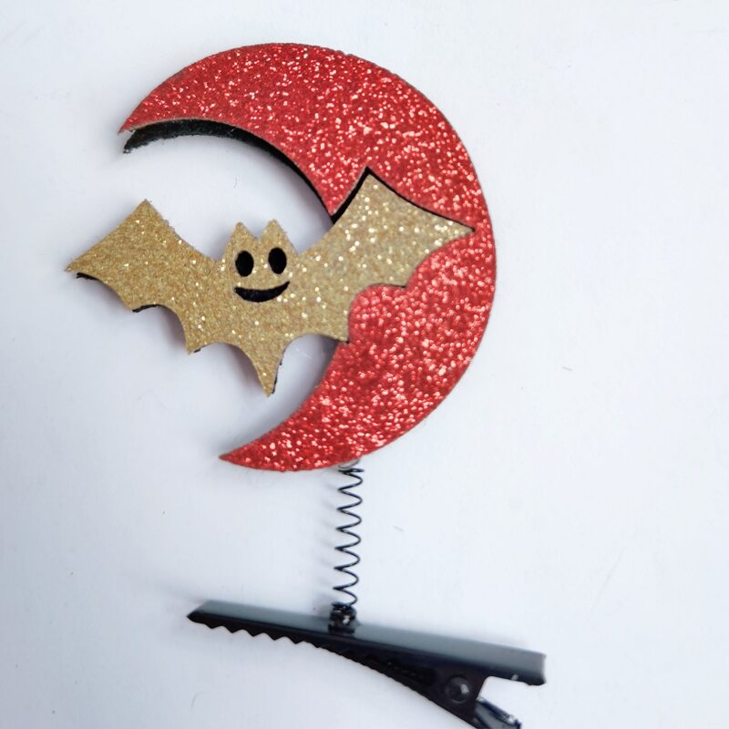 

2pcs Bat & Moon Hair Clip, Multicolor
