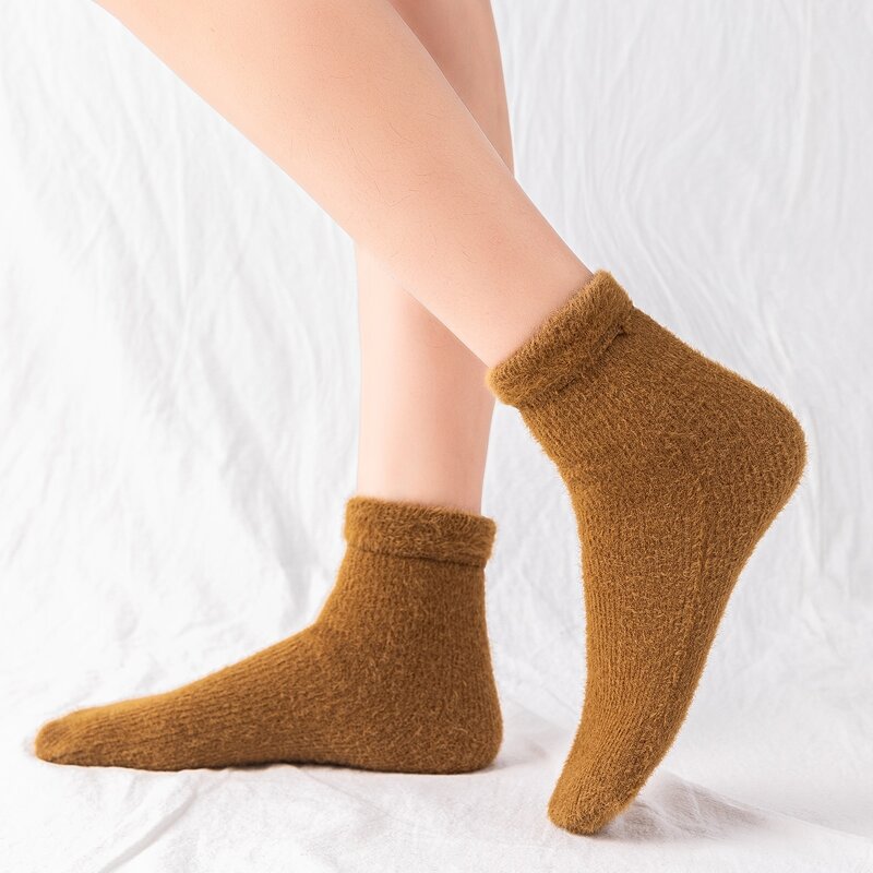 

Simple Fuzzy Socks, Brown