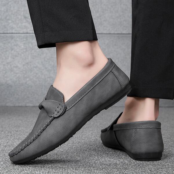 

Men Minimalist Stitch Trim Loafers, Grey