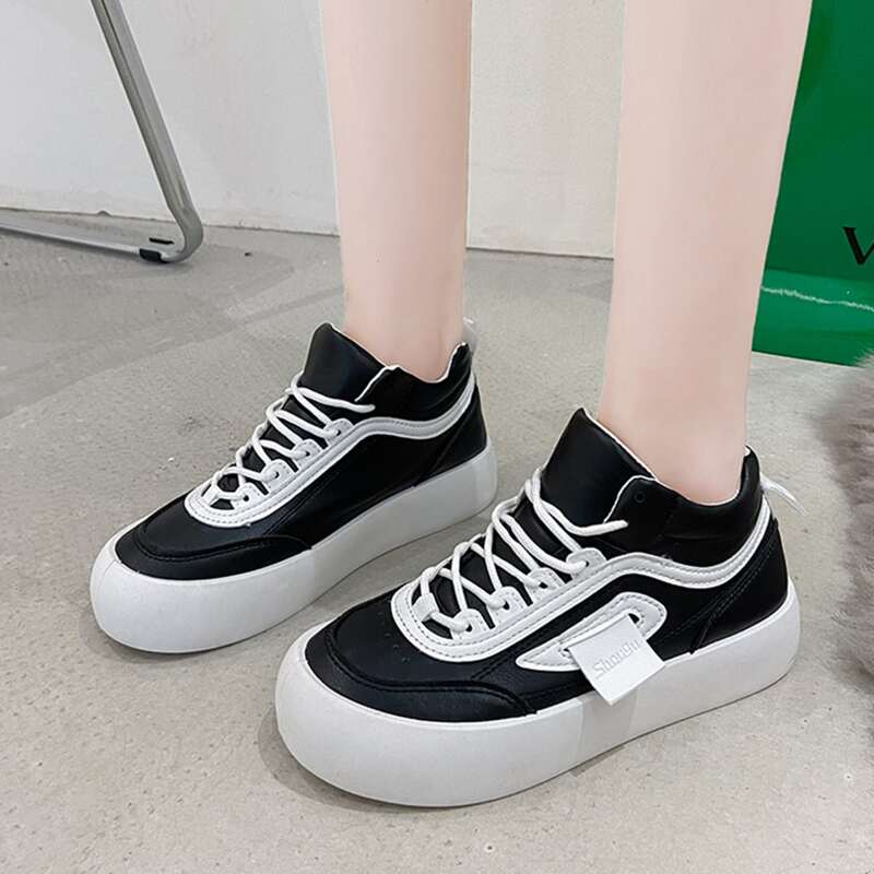 

Two Tone Lace Up Front Skate Shoes, Black