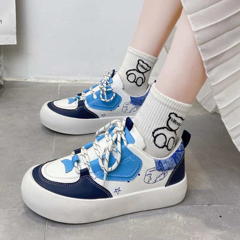 

Cartoon Graphic Skate Shoes, White