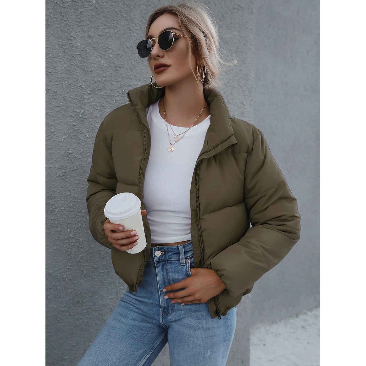 Пуховик на молнии короткий