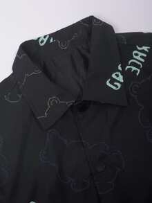 Manfinity 1 pieza Cazadora con estampado de oso de dibujos animados y letra con botón - Negro - Ver 4