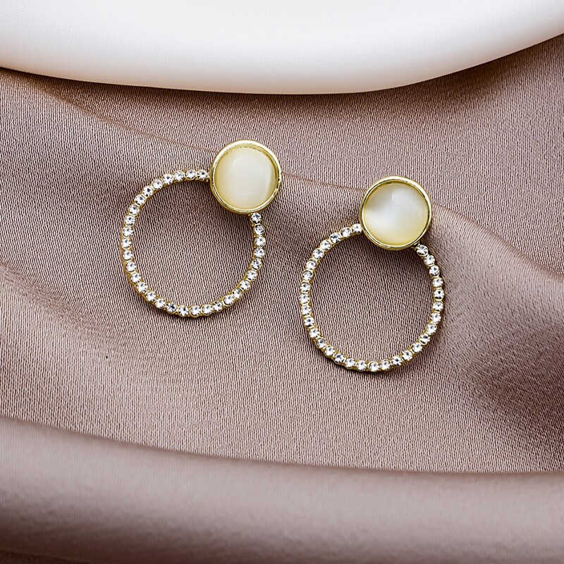 

Rhinestone Decor Stud Earrings, Gold