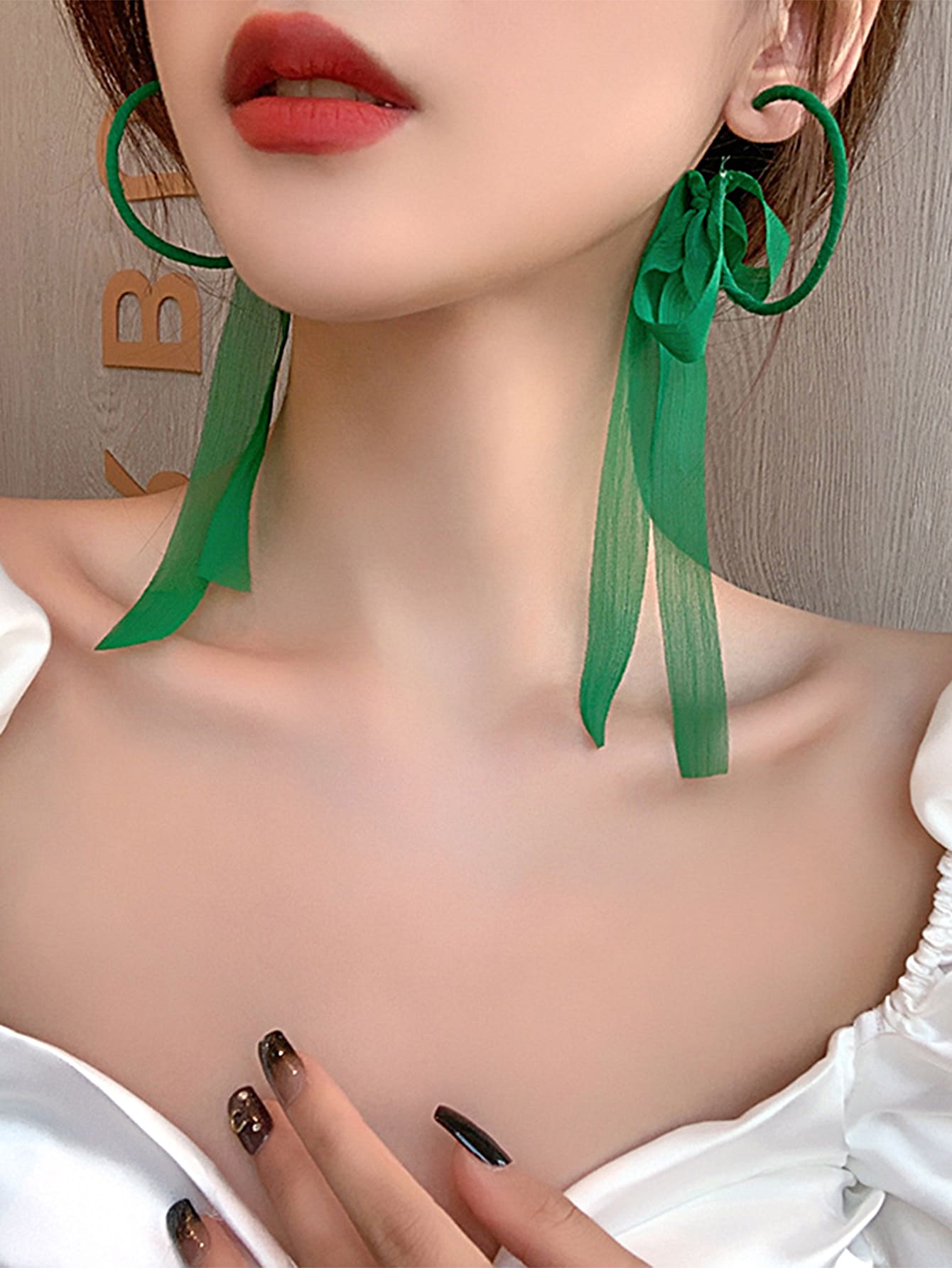 Bông tai trang trí ruy băng - màu xanh lá - Xem 1