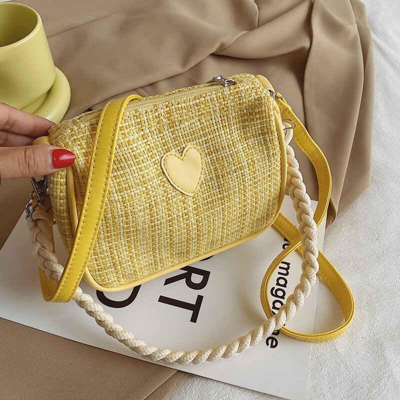 

Heart Decor Shoulder Bag, Yellow