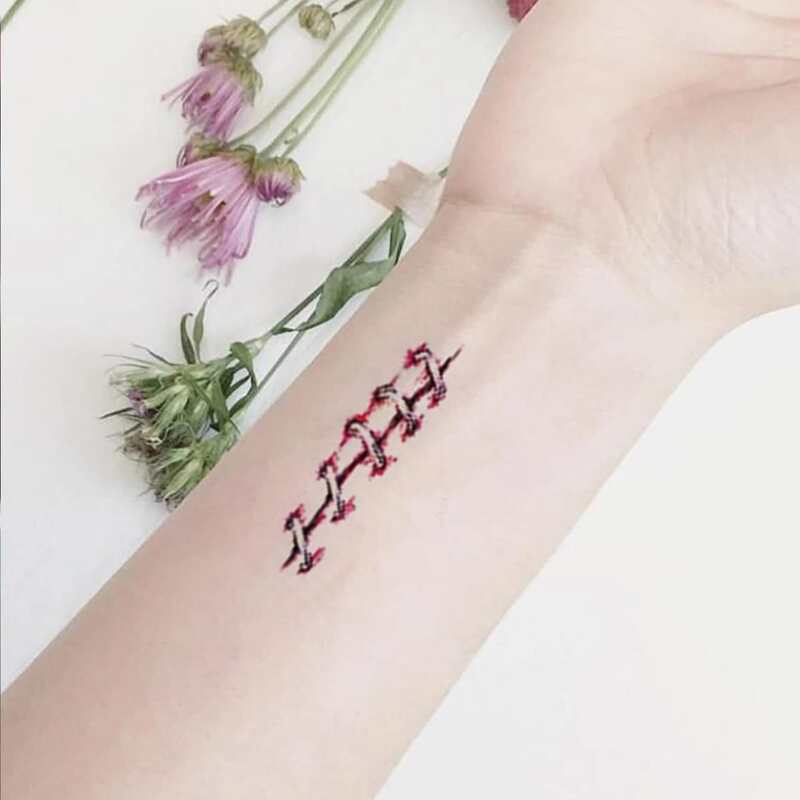 

1sheet Halloween Scar Pattern Tattoo Sticker, Red