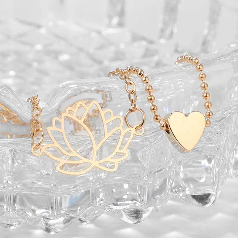 

2pcs Heart Decor Chain Bracelet, Gold