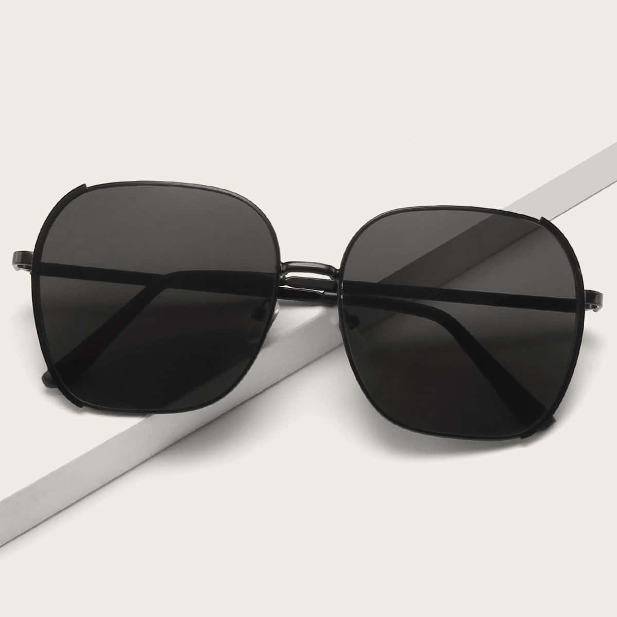 

Square Frame Sunglasses