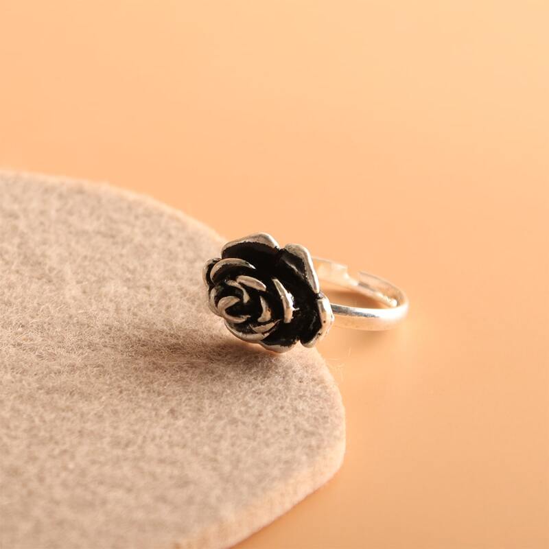 

Floral Decor Ring, Black