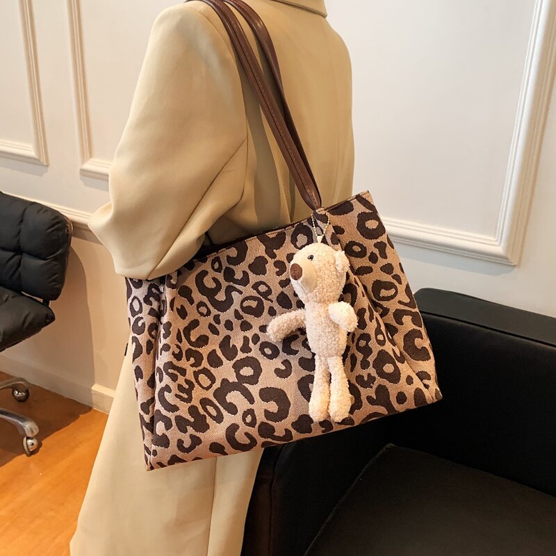 

Leopard Graphic Tote Bag, Coffee brown