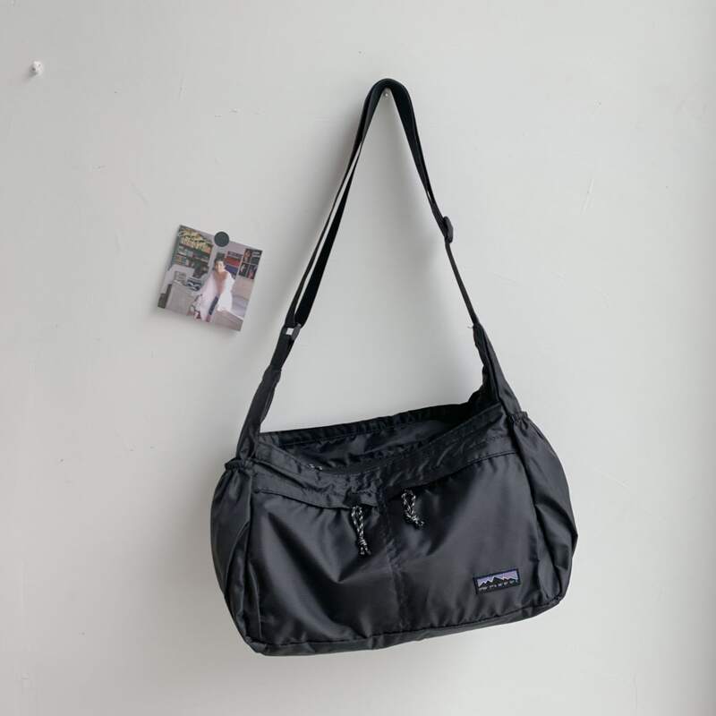 

Minimalist Shoulder Bag, Black