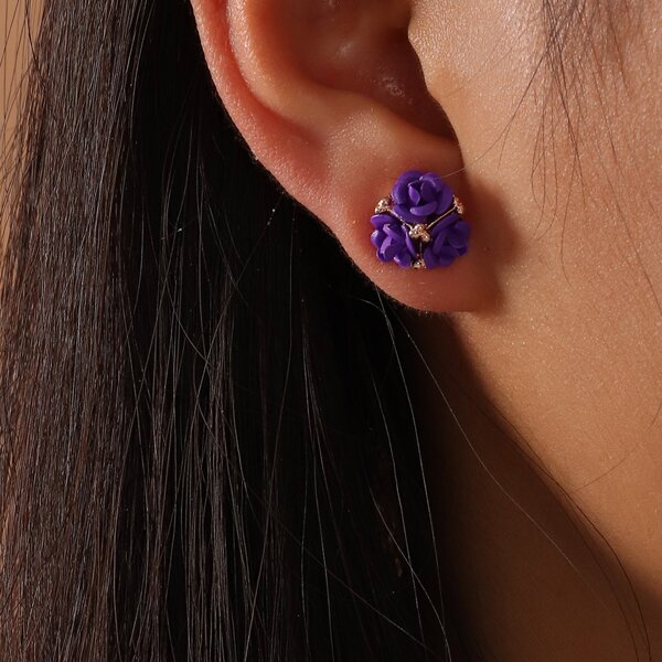 

Flower Decor Stud Earrings, Purple