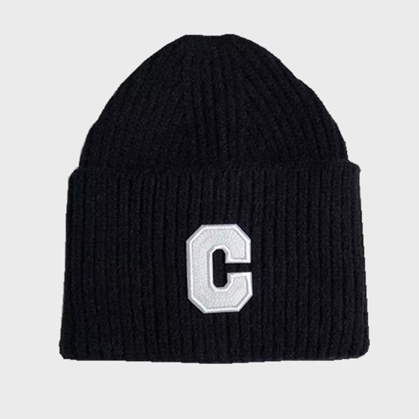 

Letter Patch Decor Knitted Hat, Black