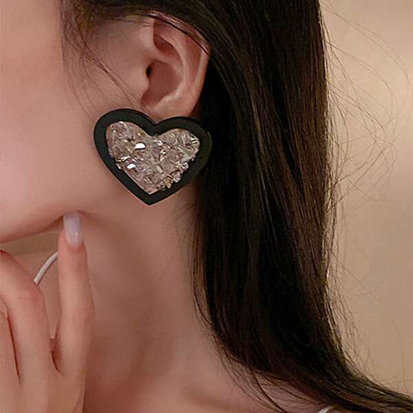 

Crystal Heart Decor Drop Earrings, Gun black