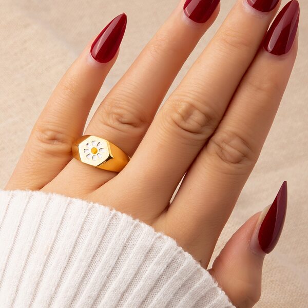 

14K Gold Plated Flower Detail Ring