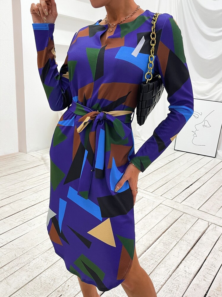 Vestido con cinturón con estampado geométrico de cuello V bajo curvo - Multicolor - Añade 1