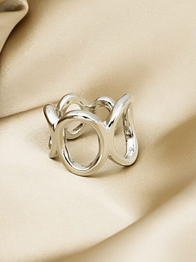 خاتم بقص مفرغ