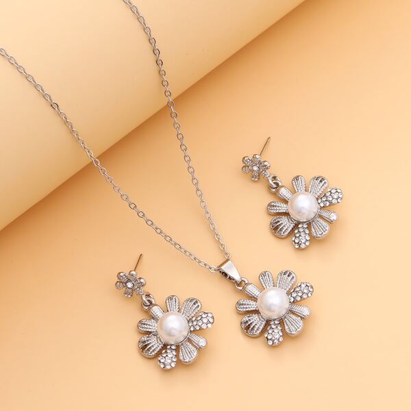 

Flower Decor Drop Earrings & Necklace, Silver