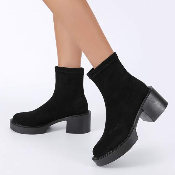 

Suede Chunky Classic Boots, Black