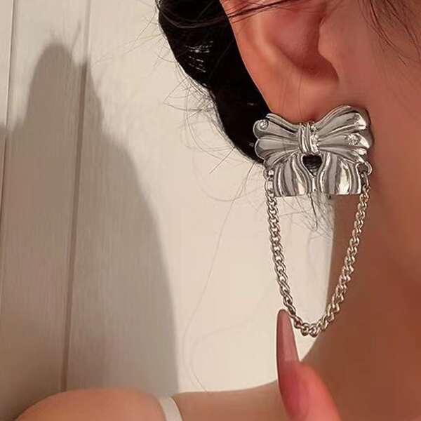 

Bow & Chain Decor Earrings, Silver