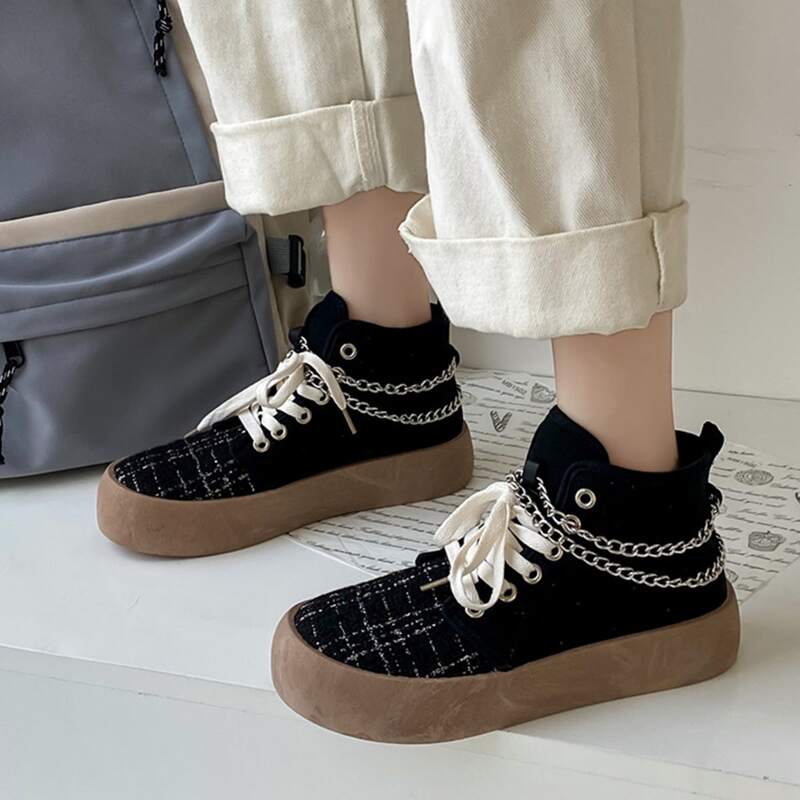 

Chain Decor Lace Up Front Shoes, Black