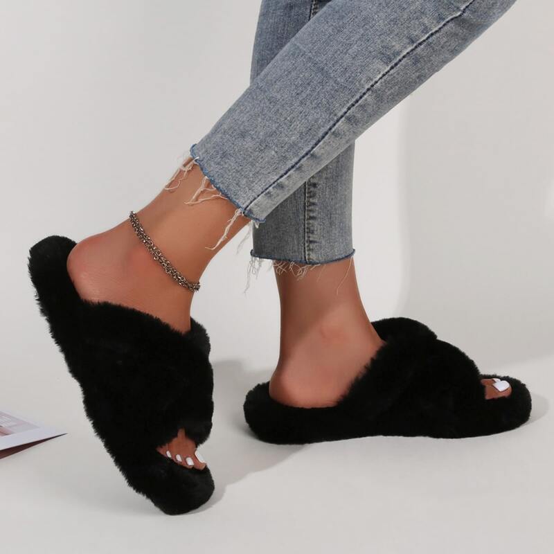 

Criss Cross Fluffy Slippers, Black
