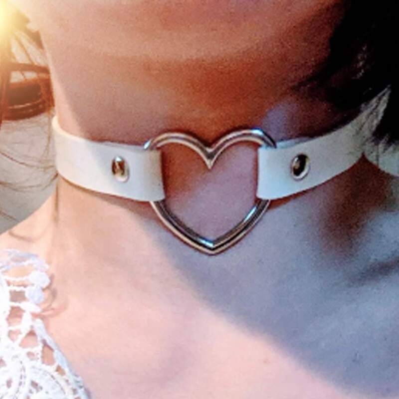

Heart Decor Choker, White
