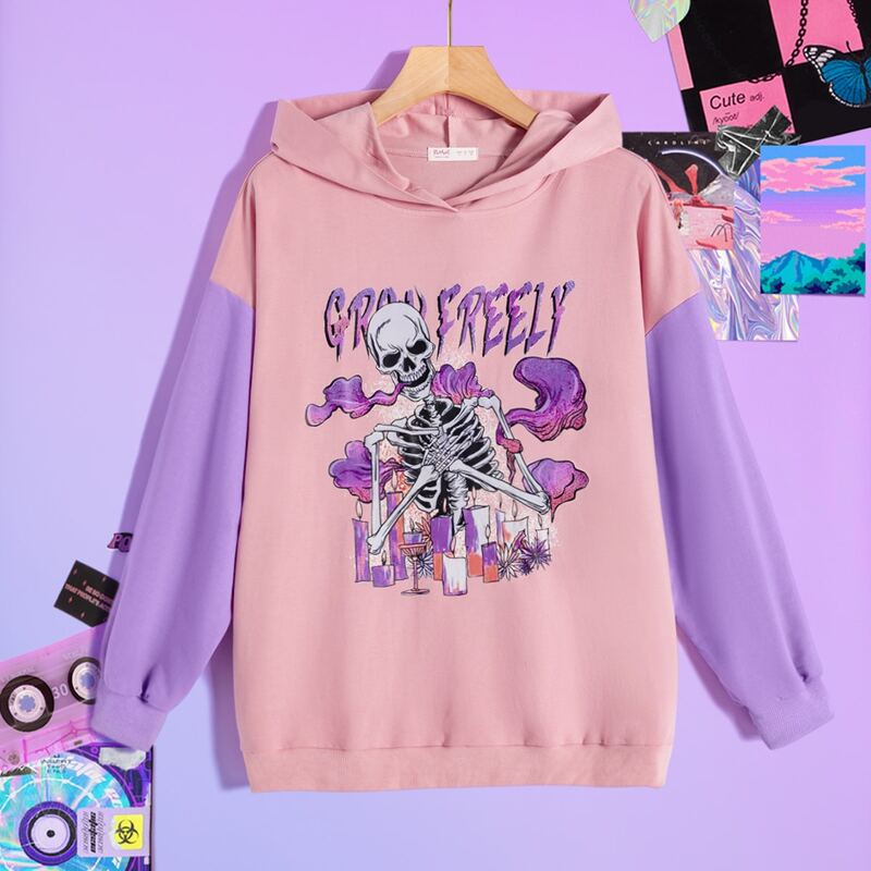 

Letter Skull Graphic Colorblock Sweatshirt, Multicolor