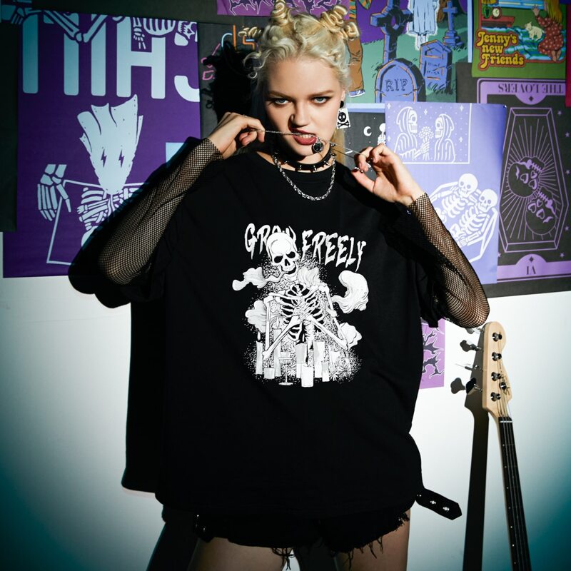 

2 In 1 Fishnet Letter Skull Graphic Tee, Black