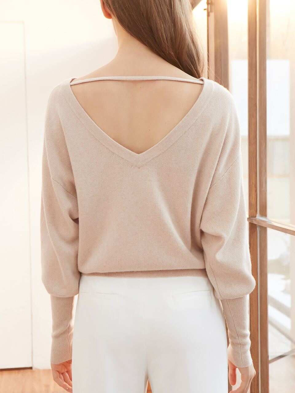 MOTF CASHMERE CUT-OUT GIGOT SLEEVE SWEATER