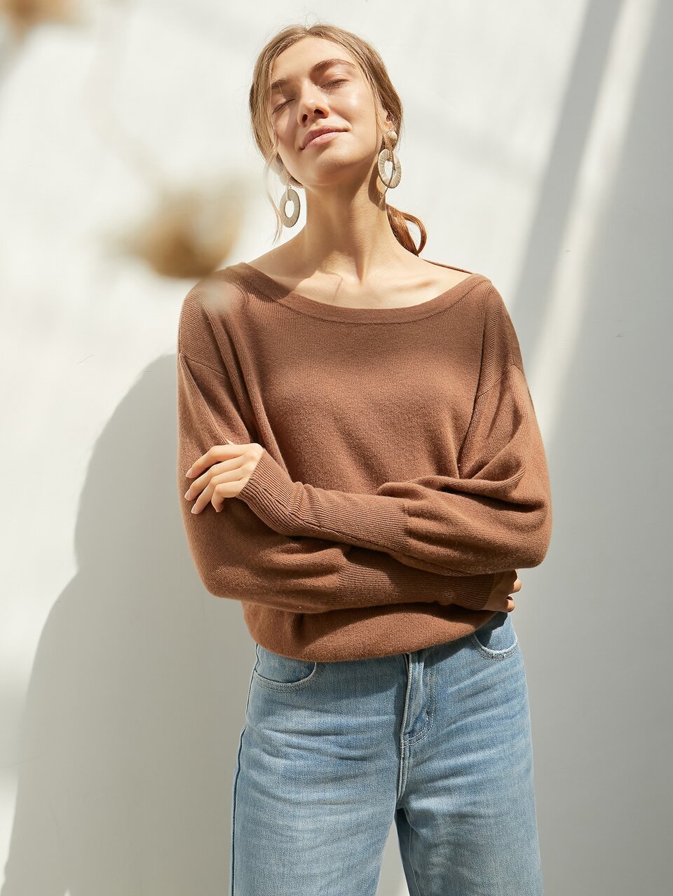 CASHMERE CUT-OUT GIGOT SLEEVE SWEATER