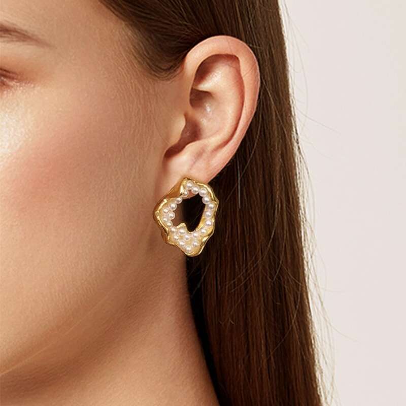 

Faux Pearl Decor Stud Earrings, Gold