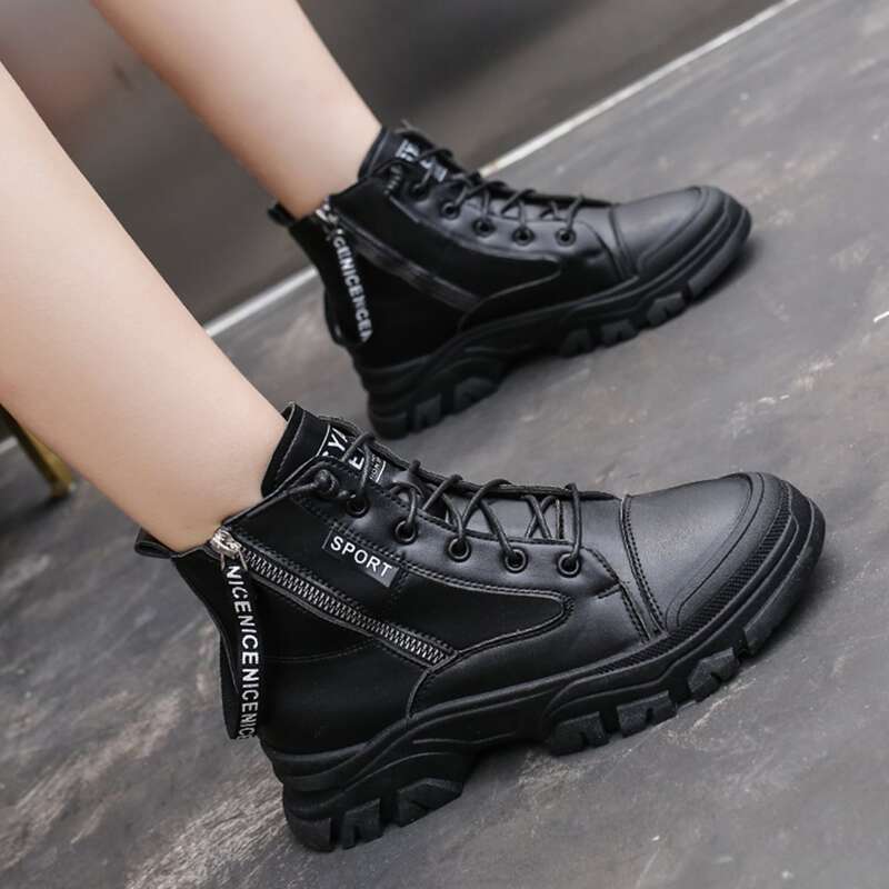 

Side Zip Classic Boots, Black
