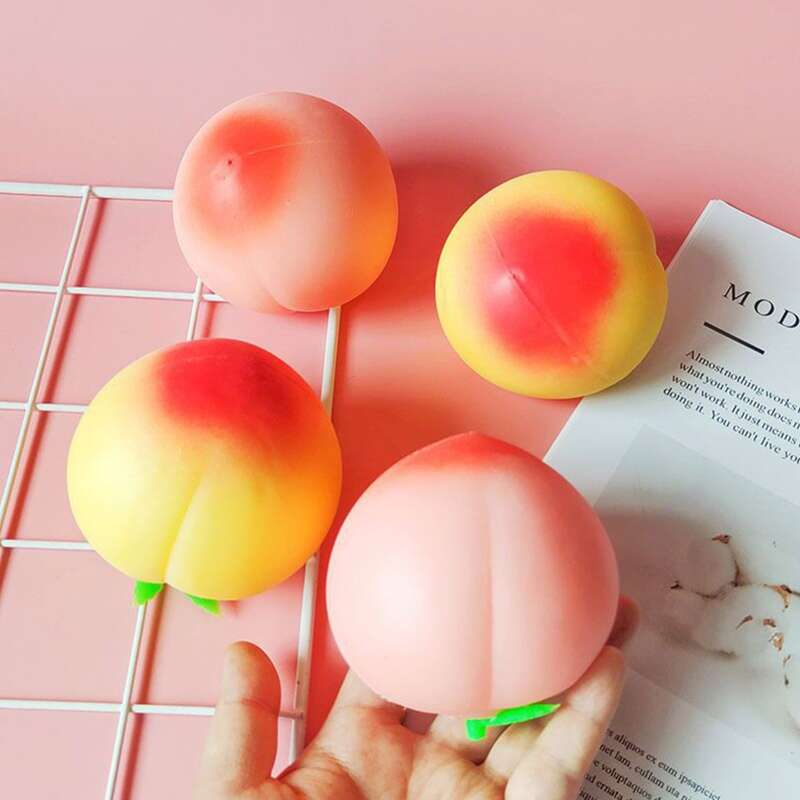 

1pc Random Peach Pinch Toy Ball, Multicolor