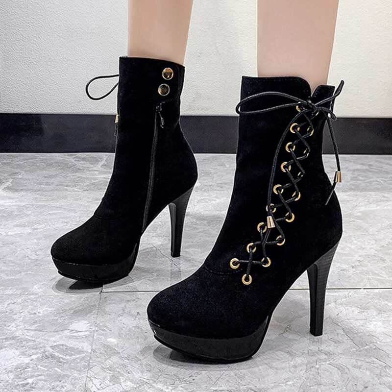 

Side Zip Classic Boots, Black