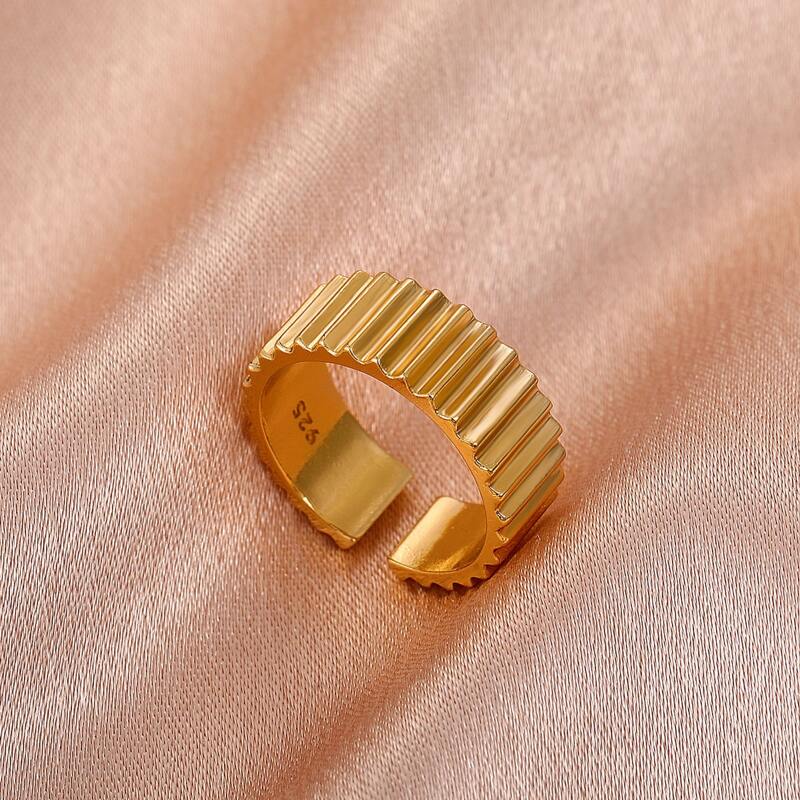 

Minimalist Cuff Ring, Gold