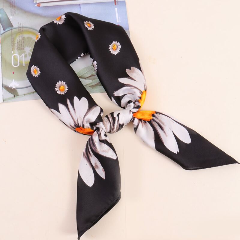 

Flower Graphic Scarf, Multicolor