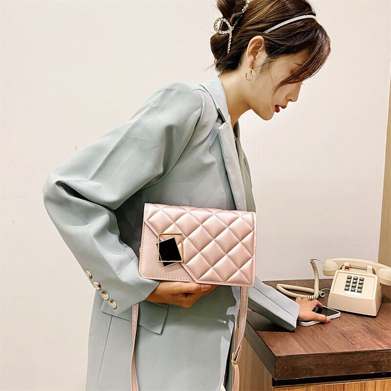 

Quilted Flap Crossbody Bag, Pink