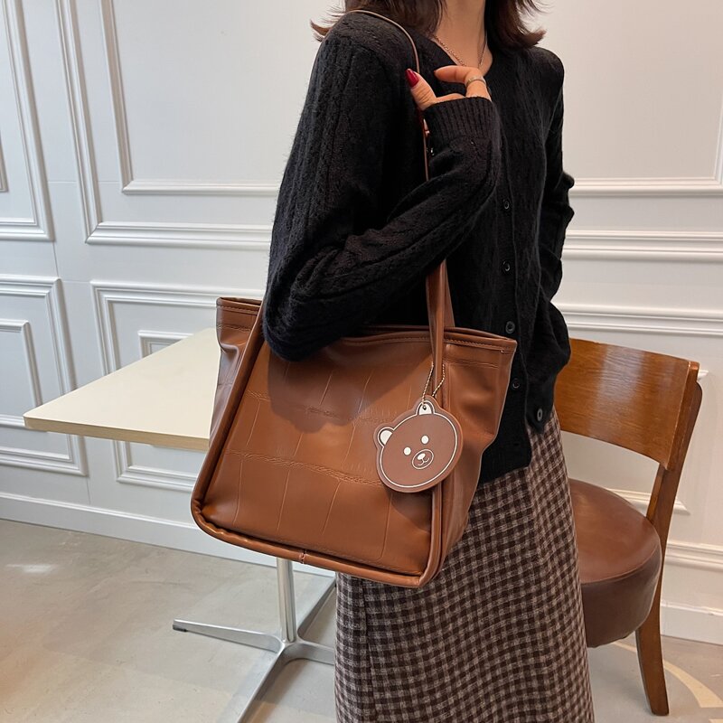 

Minimalist Tote Bag With Cartoon Bag Charm, Coffee brown