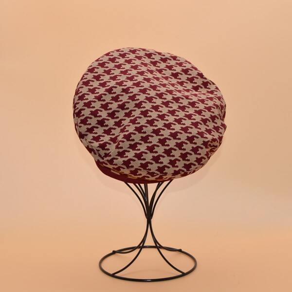 

Houndstooth Print Beret, Burgundy