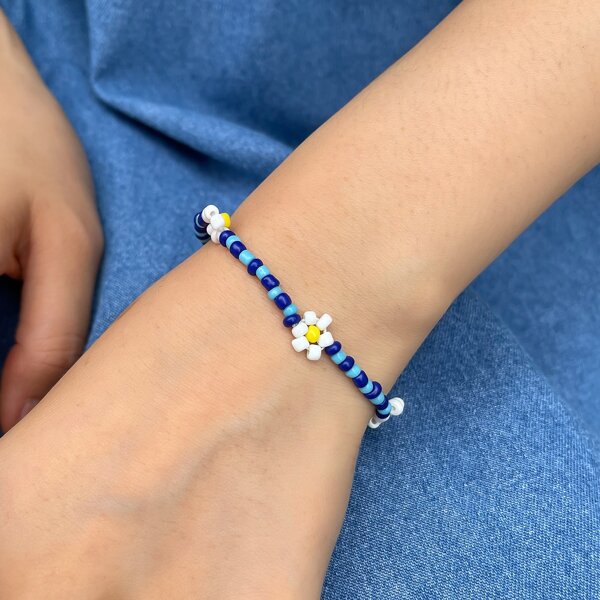 

Beaded Flower Decor Bracelet, Blue