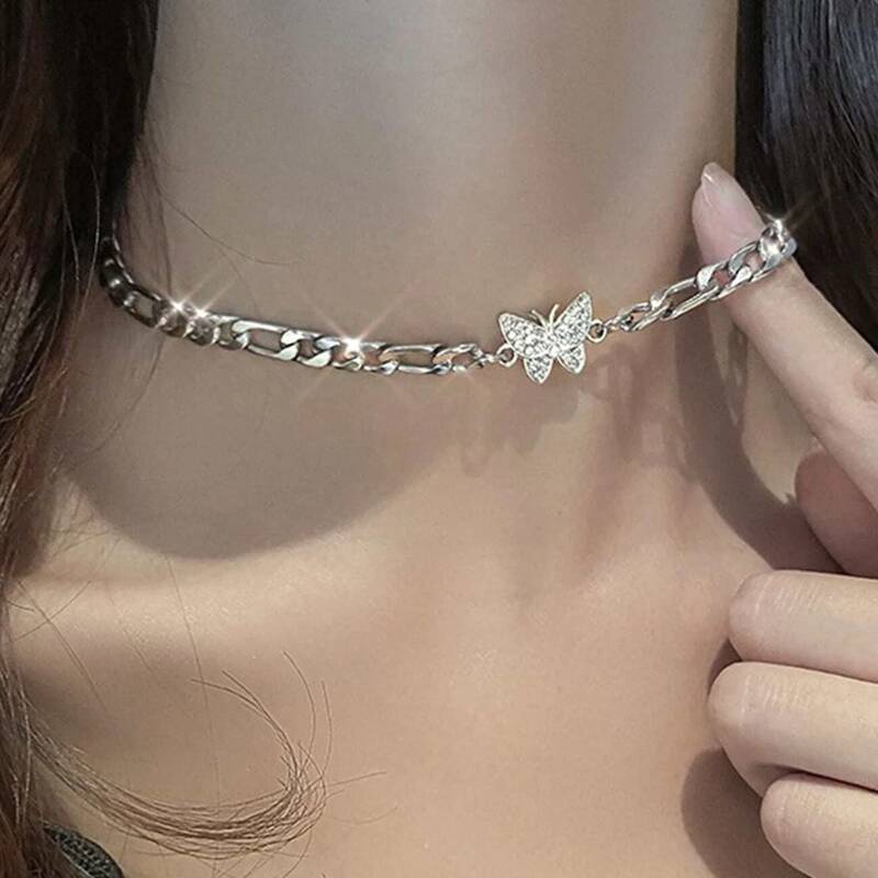 

Rhinestone Decor Butterfly Design Necklace, Silver