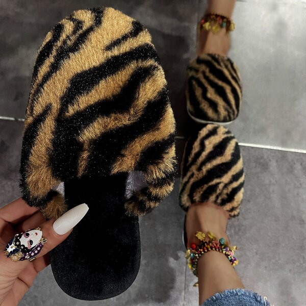 

Tiger Pattern Fluffy Bedroom Slippers, Multicolor
