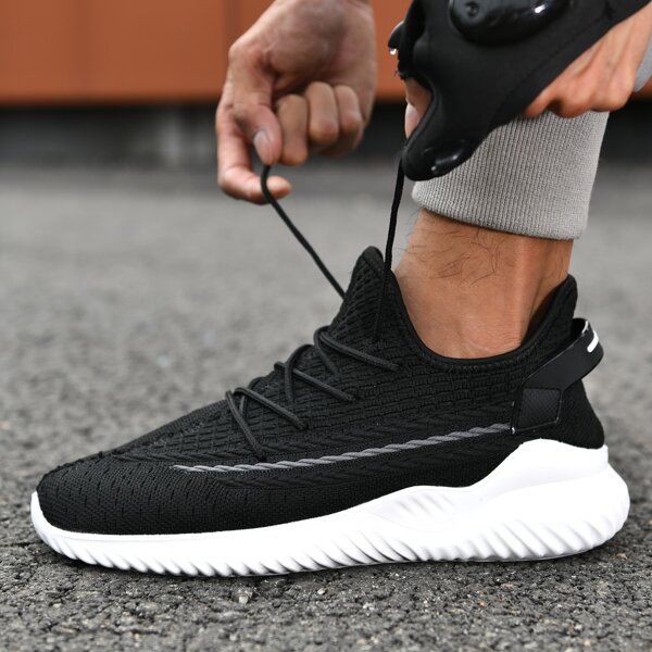 

Men Minimalist Lace Up Front Sneakers, Black