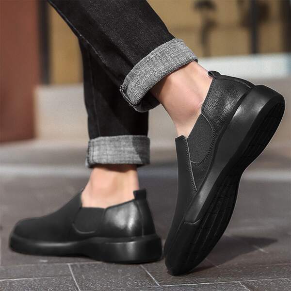

Men Minimalist Loafers, Black