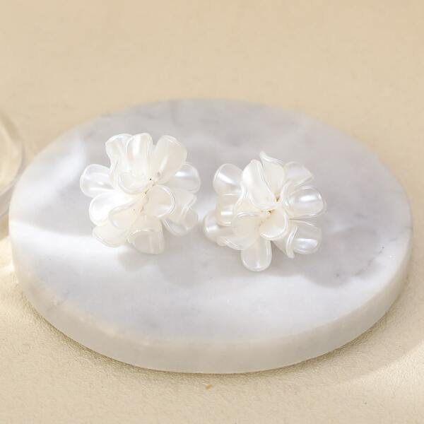 Flower Decor Stud Earrings, White