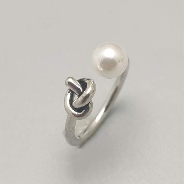 

Faux Pearl Decor Cuff Ring, Antique silver